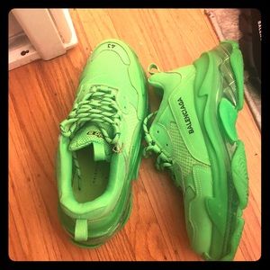 Green Balenciaga sneaks size 45 (can fit 10 1/2-11
